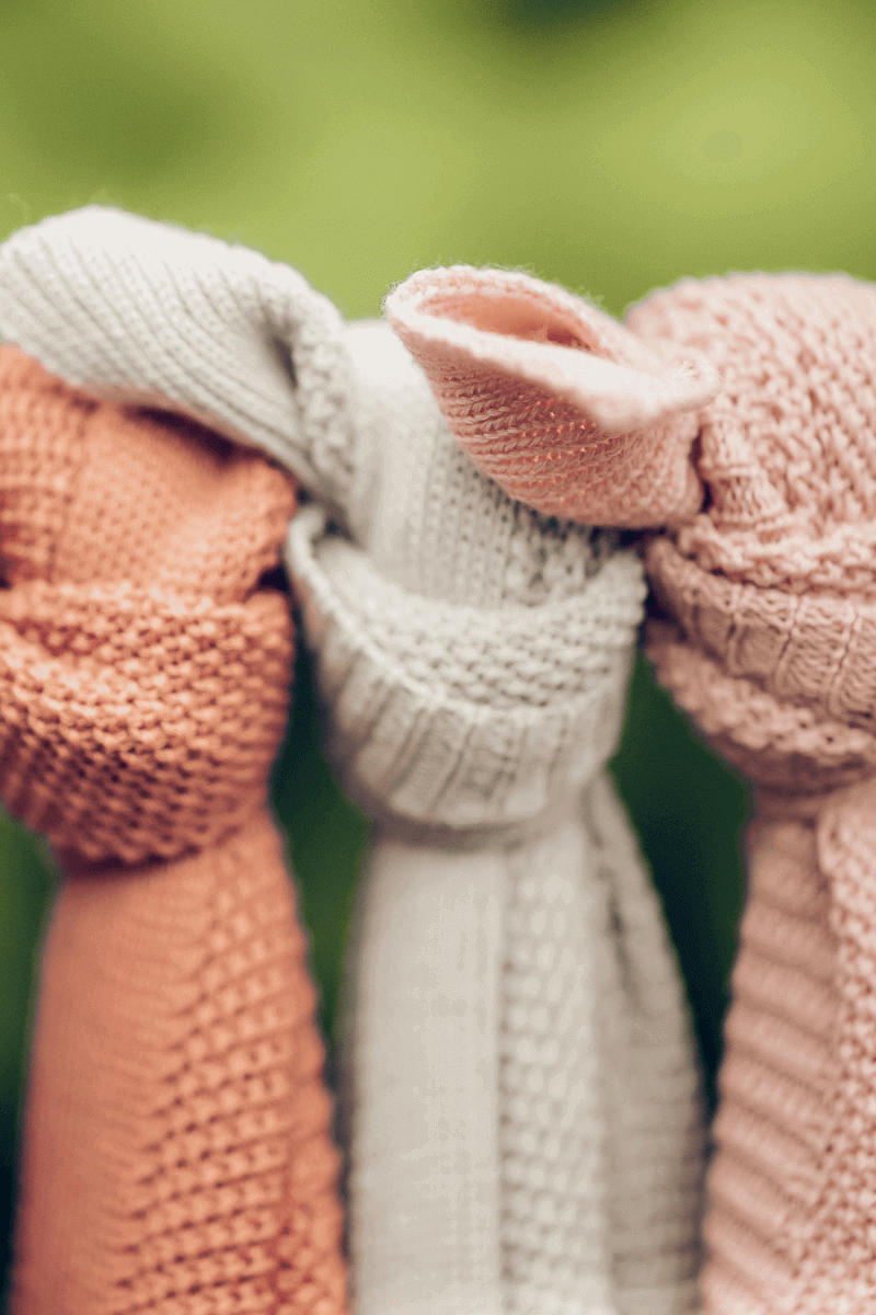 Babydecke aus 100% Merinowolle mit Namen bestickt "Abaco" in "Almond, Beige, Gray, Rose, Creme, Blue" 75x100 cm I Ander