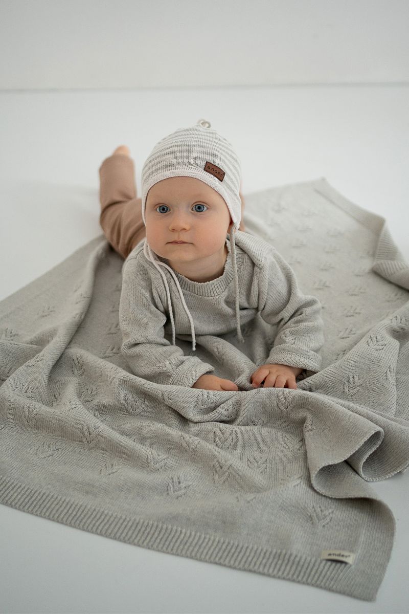 Babydecke aus 100% Merinowolle mit Namen bestickt "Diego" in "Gray, Beige, Almond, Powder Pink" 75x100 cm I Ander